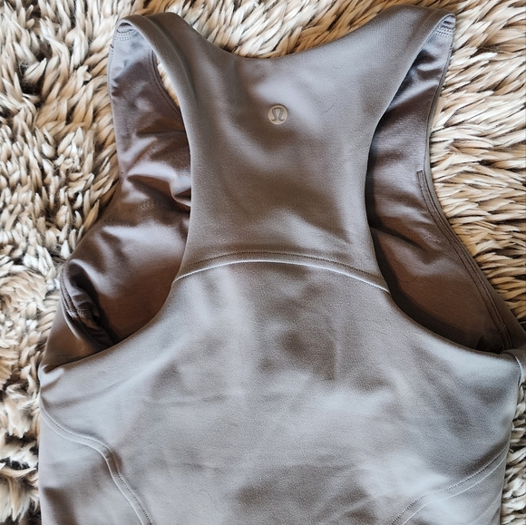 Lululemon - Picture 2 of 2